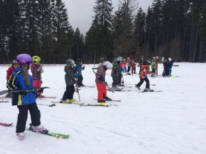 Seznámení s terénem - 1.den (soutěže na lyžích)